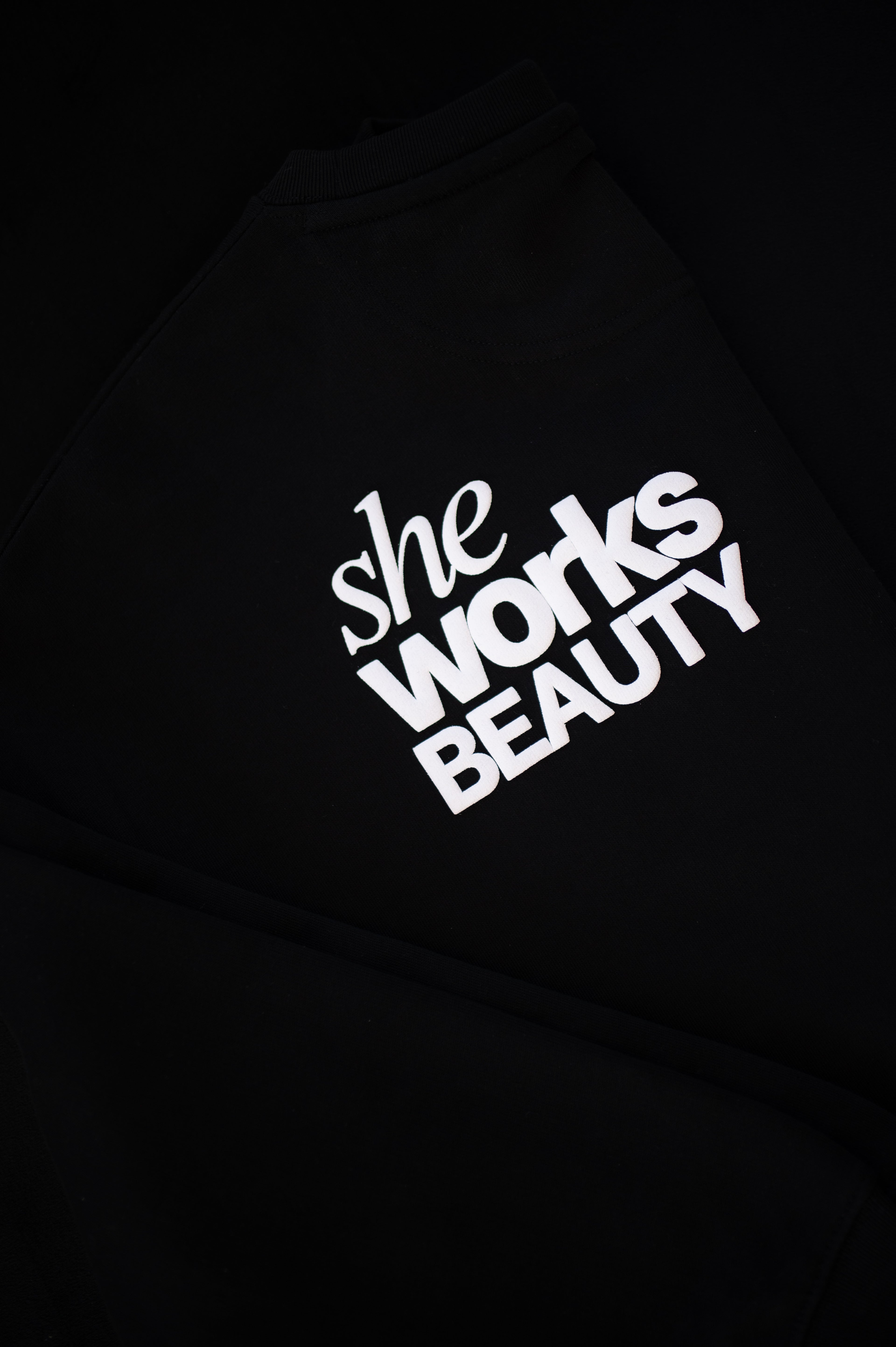The SWB crewneck - SHE WORKS BEAUTY