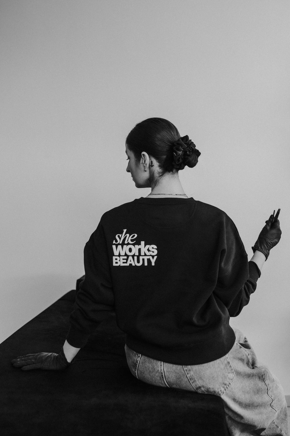 The SWB crewneck - SHE WORKS BEAUTY